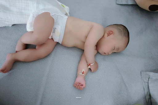 义乌四个月宝宝不爱笑